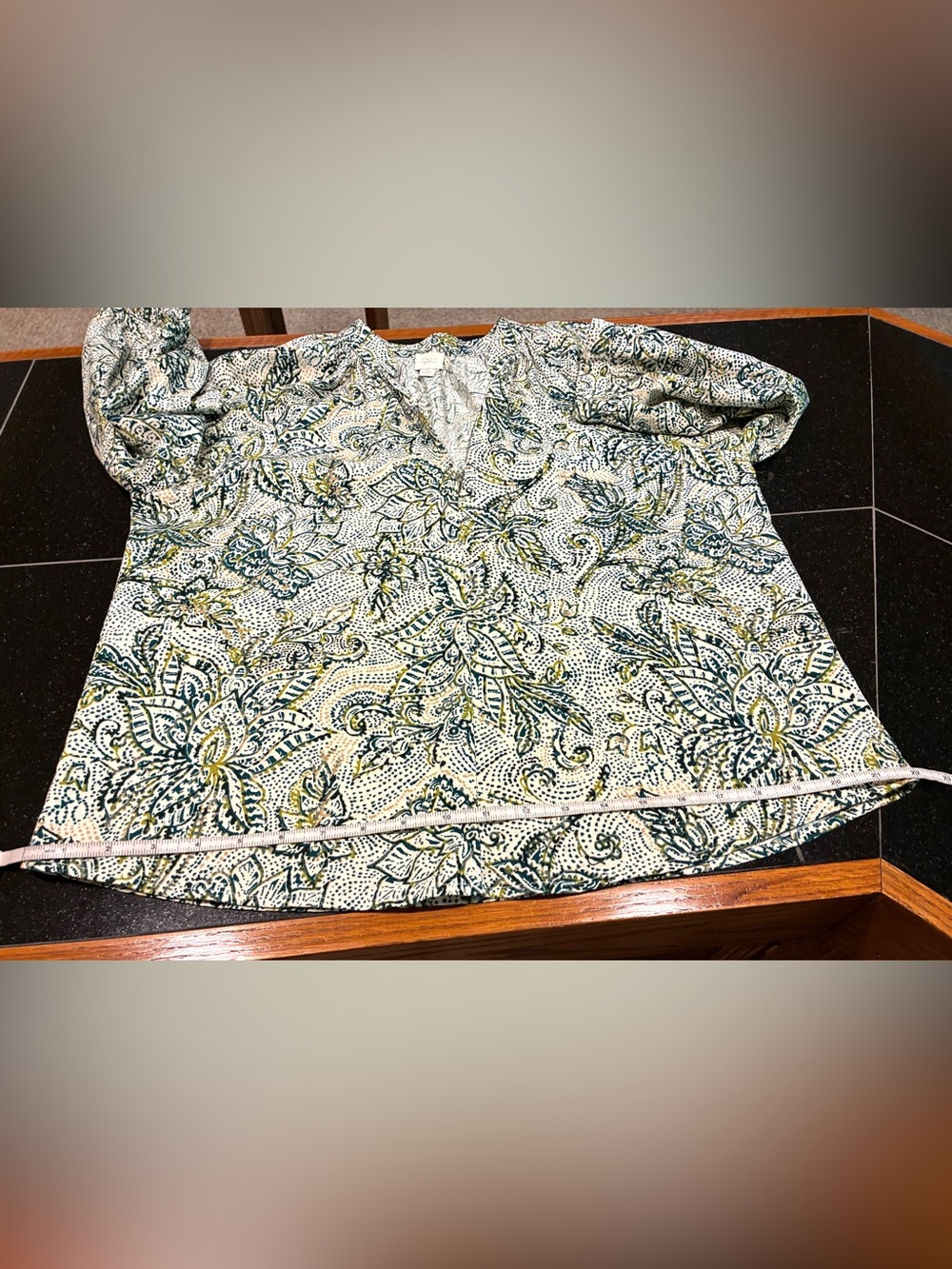 Roan+Ryan Blouse Split V Neck 3/4 Button Cuff Sleeve Green Multi Floral SZ. Med - Picture 10 of 13